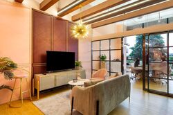 Woods Square (D25), Office #458000791